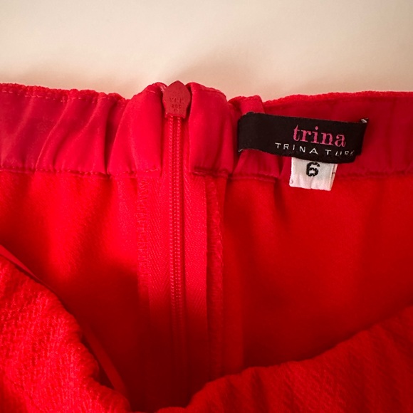 Trina Turk Red Dress. Bell sleeves. Can be worn over or off shoulders. NWOT 6 - Picture 5 of 6